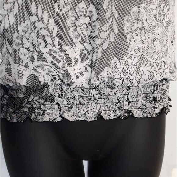 B Wear black and white lace halter tank - Picture 4 of 6